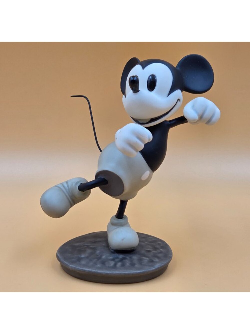 WDCC The Delivery Boy Mickey Hey Minnie, Wanna Go Steppin? Sculpture DAMAGE